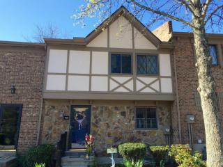 499 Halifax Cir, Cincinnati, OH 45244-1868