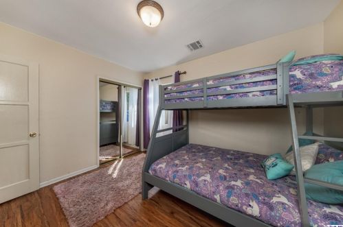 17536 Saticoy St, Van Nuys CA 91406-2333 exterior