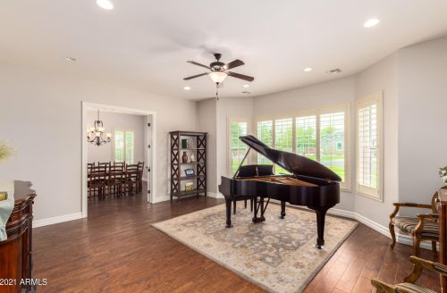 2710 Cattle Dr, Gilbert AZ  85297-8116 exterior