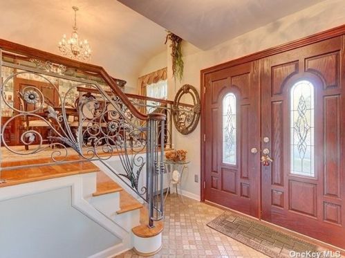 2534 Sawmill Rd, North Bellmore NY  11710-2319 exterior