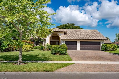 1320 Kings Way, Naples, FL 34104-4994