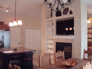 3605 Ian Cir, Manhattan KS  66503-8112 exterior