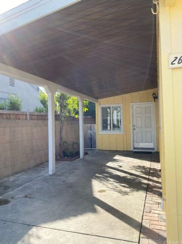 2638 Tyler St, Long Beach, CA 90810-1335