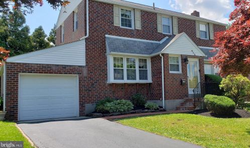 912 Cooke Ln, Norristown, PA 19401-4137