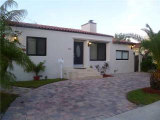 1510 18th St, Miami, FL 33145-2814