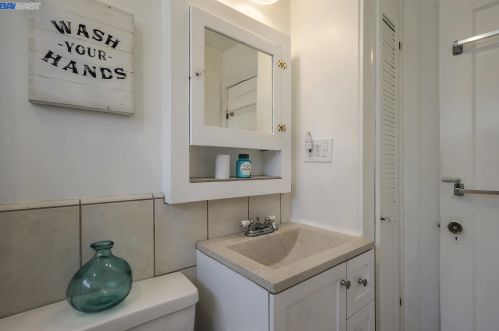 18448 Standish Ave, Hayward CA  94541-1323 exterior