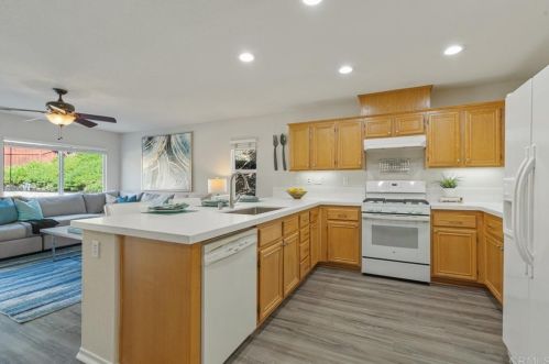 5128 Eliot St, Oceanside CA  92057-2649 exterior