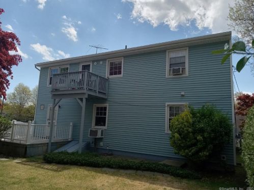 76 Treat Ave, Stamford CT  06906-1941 exterior