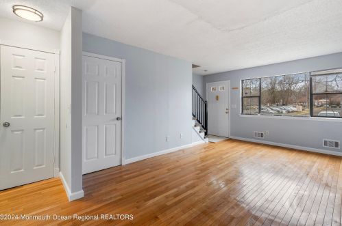 1016 Tammy Ct, Bricktown NJ  08724-7184 exterior