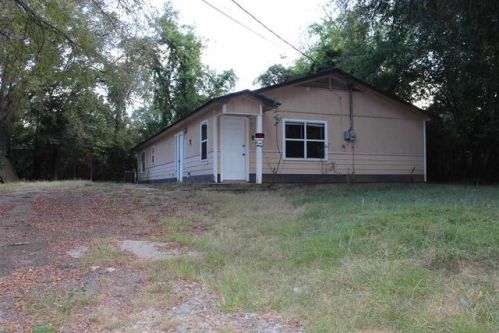 511 Godfrey St, Gladewater, TX 75647-2621