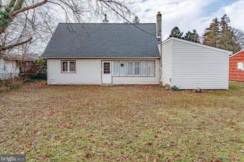 18 Sudberry Ln, Willingboro NJ  08046-1402 exterior