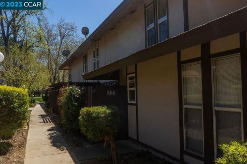 5454 Roundtree Pl, Concord CA  94521-3998 exterior