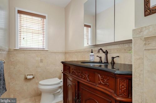 13461 Princedale Dr, Woodbridge VA  22193-3865 exterior