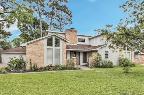 1510 Burning Tree Rd, Humble, TX 77339-3924