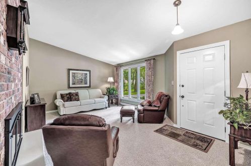 1331 Hiawatha Cir, Green Bay, WI 54313-5909
