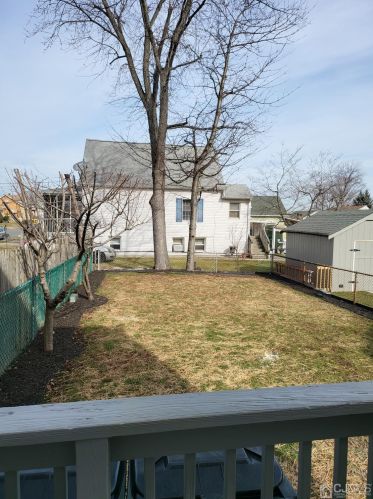 53 Crampton Ave, Woodbridge NJ  07095-3736 exterior