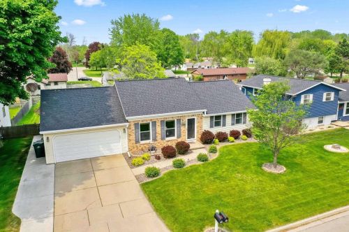 2560 Landler St, Green Bay, WI 54313-6748