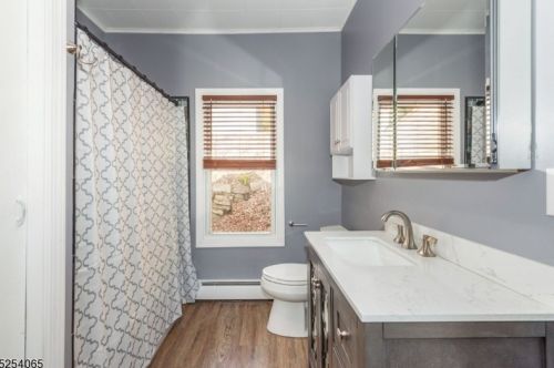 35 Harrison St, Wantage NJ  07461-2119 exterior