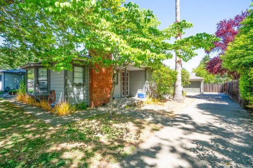 344 Washington Ave, Ukiah CA  95482-6323 exterior