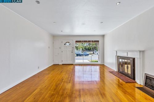 997 Hacienda Ave, San Lorenzo CA  94580-2856 exterior