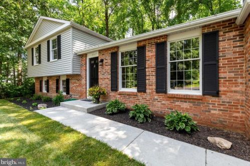 8467 Falling Leaf Rd, Springfield VA  22153-2503 exterior