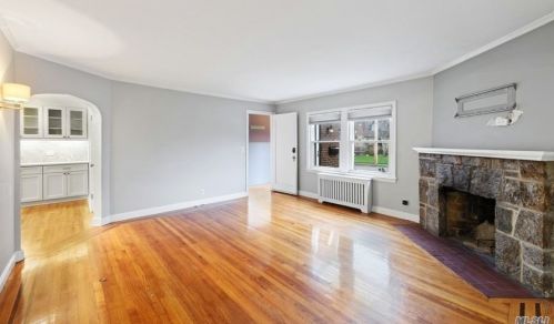 90 Beverly Ave, Floral Park, NY 11001-3250