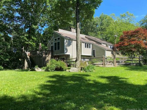 524 Barrack Hill Rd, Ridgefield, CT 06877-2330