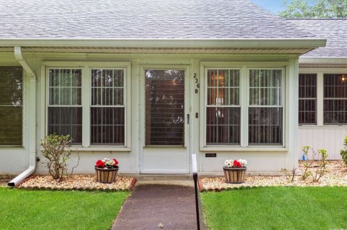 236 Blackpool Ct, Panamoka, NY 11961-1300