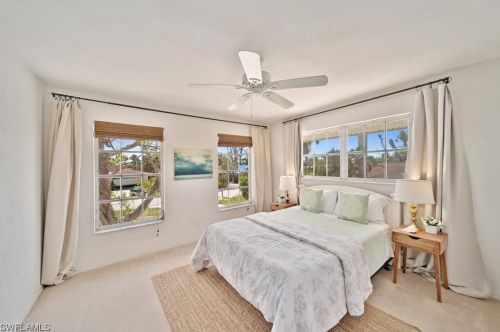 220 Palm Lk Dr, Sanibel FL 33957-5601 exterior