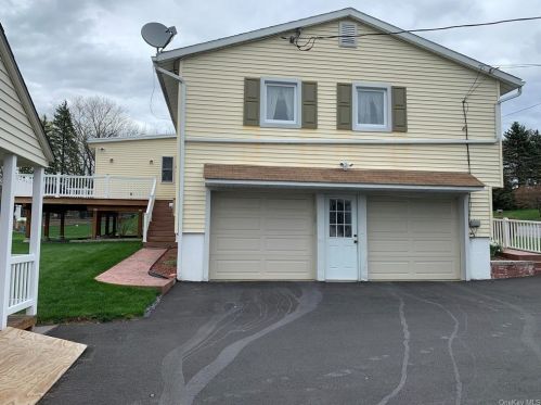 6 Scott Dr, Middletown NY  10941-1112 exterior