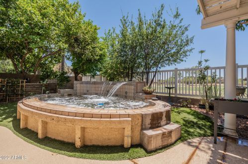 1064 Palomino Crk Dr, Gilbert AZ 85296-3727 exterior