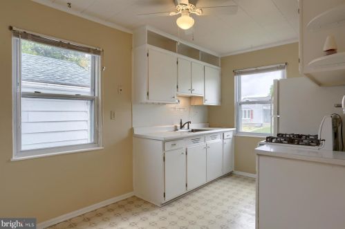 1307 Kingsley Rd, Camp Hill PA  17011-6117 exterior