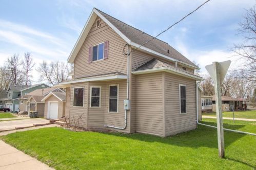 800 12th Ave, Hammond WI  54002-9322 exterior