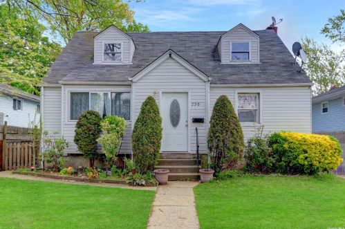 230 Urban Ave, Westbury, NY 11590-3851