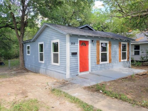 2618 28th St, Fort Worth, TX 76106-5223