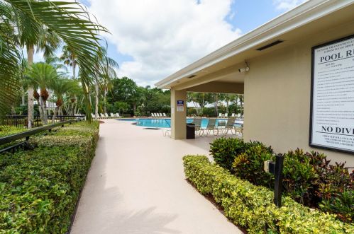 2143 Mayflower Dr, Palm City FL  34990-7536 exterior