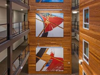 206 5th Ave, Seattle WA  98109-5001 exterior