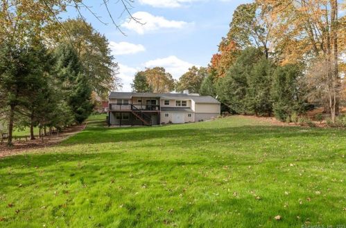 84 Cherry St, Cheshire CT  06410-2734 exterior