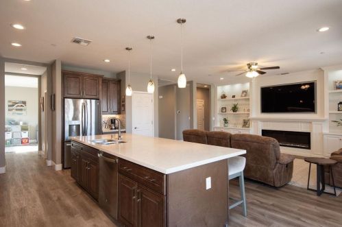 2440 Greenboro St, Turlock CA  95382-1433 exterior
