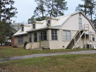 533 Satsuma Rd, Chattahoochee, FL 32324-1632