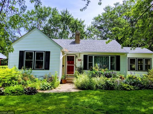 1525 Ramsey St, Hastings, MN 55033-3127