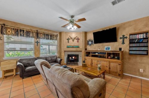 1612 Marble Cove Ln, Denton TX  76210-5820 exterior