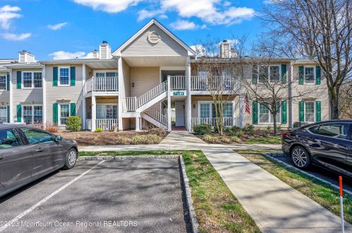 76 Players Cir, Tinton Falls NJ  07724-3805 exterior