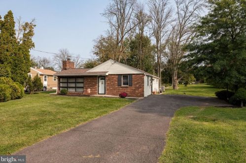 126 Cherry Ave, Collegeville, PA 19426-2131