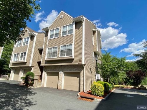 562 Windsor Dr, Palisades Park, NJ 07650-2363