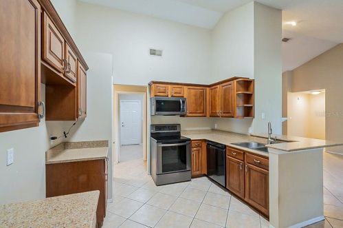 405 Country Wood Cir, Lake Mary FL  32746-4842 exterior