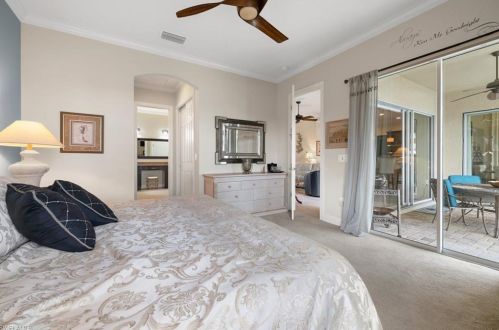 9407 Quarry Dr, Naples FL  34120-5223 exterior