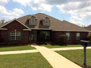 917 Caterpillar Ln, Cantonment, FL 32533-4889