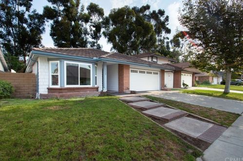 2035 Seaview Dr, Fullerton, CA 92833-1223