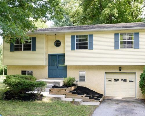 4 Glenview Ln, Downingtown, PA 19335-1916